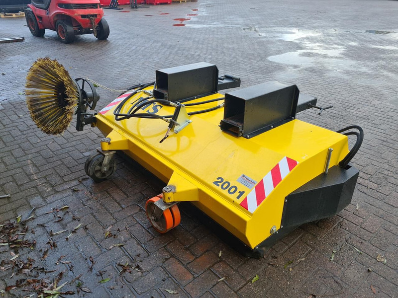 MTS bezem met lepel insteek - Broom: picture 4 MTS bezem met lepel insteek - Broom: picture 4