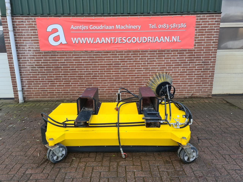 MTS bezem met lepel insteek - Broom: picture 1 MTS bezem met lepel insteek - Broom: picture 1