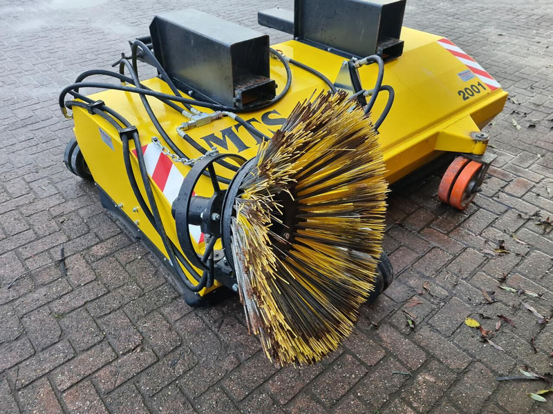 MTS bezem met lepel insteek - Broom: picture 5 MTS bezem met lepel insteek - Broom: picture 5