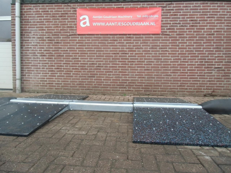 Onbekend Slangenbrug - Material handling equipment: picture 3 Onbekend Slangenbrug - Material handling equipment: picture 3