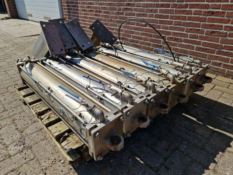 Onbekend  - Hydraulic cylinder: picture 2 Onbekend  - Hydraulic cylinder: picture 2