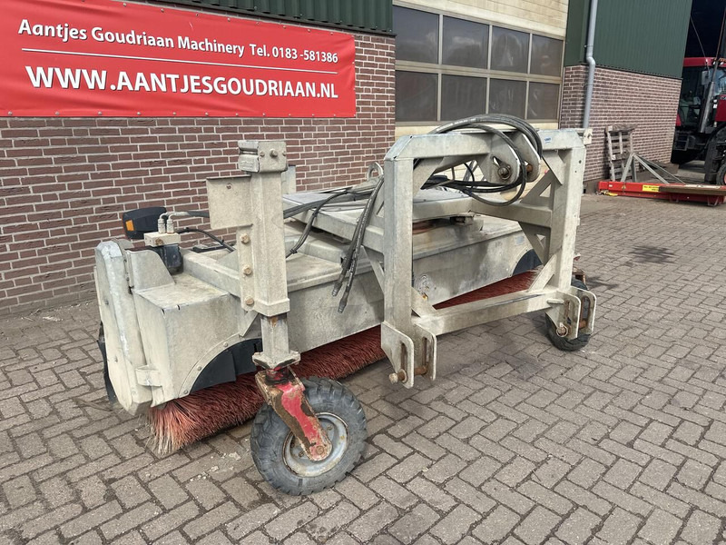 Front bezem - Gebruikt - Broom: picture 2 Front bezem - Gebruikt - Broom: picture 2