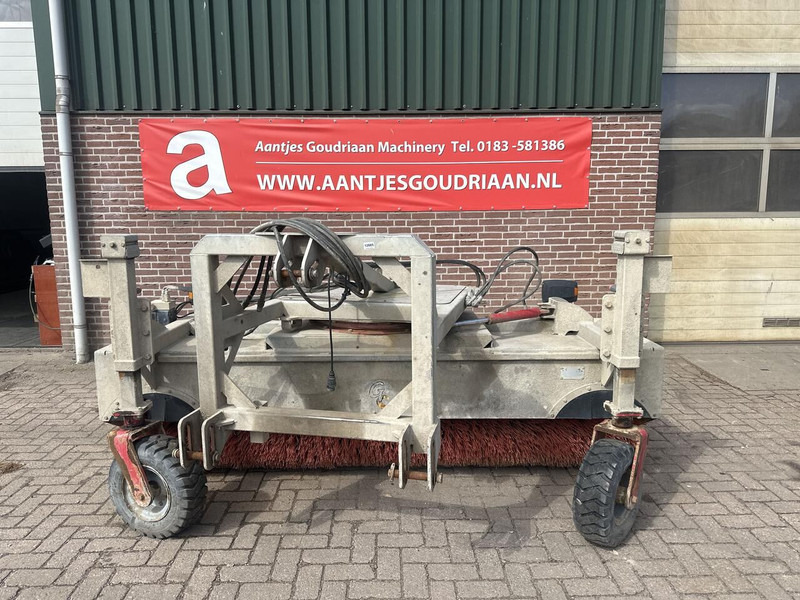 Front bezem - Gebruikt - Broom: picture 1 Front bezem - Gebruikt - Broom: picture 1