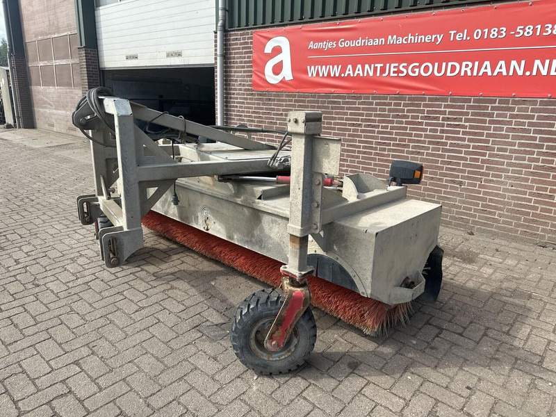 Front bezem - Gebruikt - Broom: picture 3 Front bezem - Gebruikt - Broom: picture 3