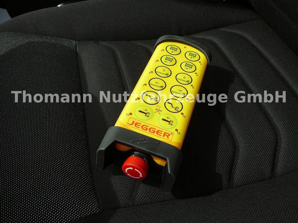 New Tow truck, Commercial truck Iveco DAILY 72C18 Schiebeplateu Hubbrille Luftfed Navi: picture 20 New Tow truck, Commercial truck Iveco DAILY 72C18 Schiebeplateu Hubbrille Luftfed Navi: picture 20