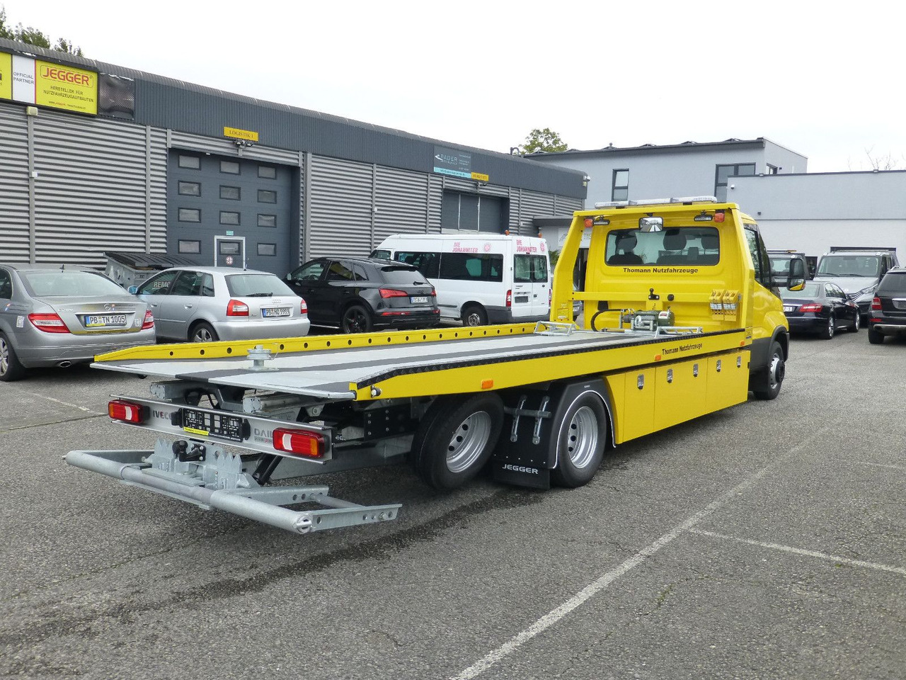 Iveco DAILY 72C18 Schiebeplateu Luftfed Navi Hubbrille - Tow truck: picture 4 Iveco DAILY 72C18 Schiebeplateu Luftfed Navi Hubbrille - Tow truck: picture 4