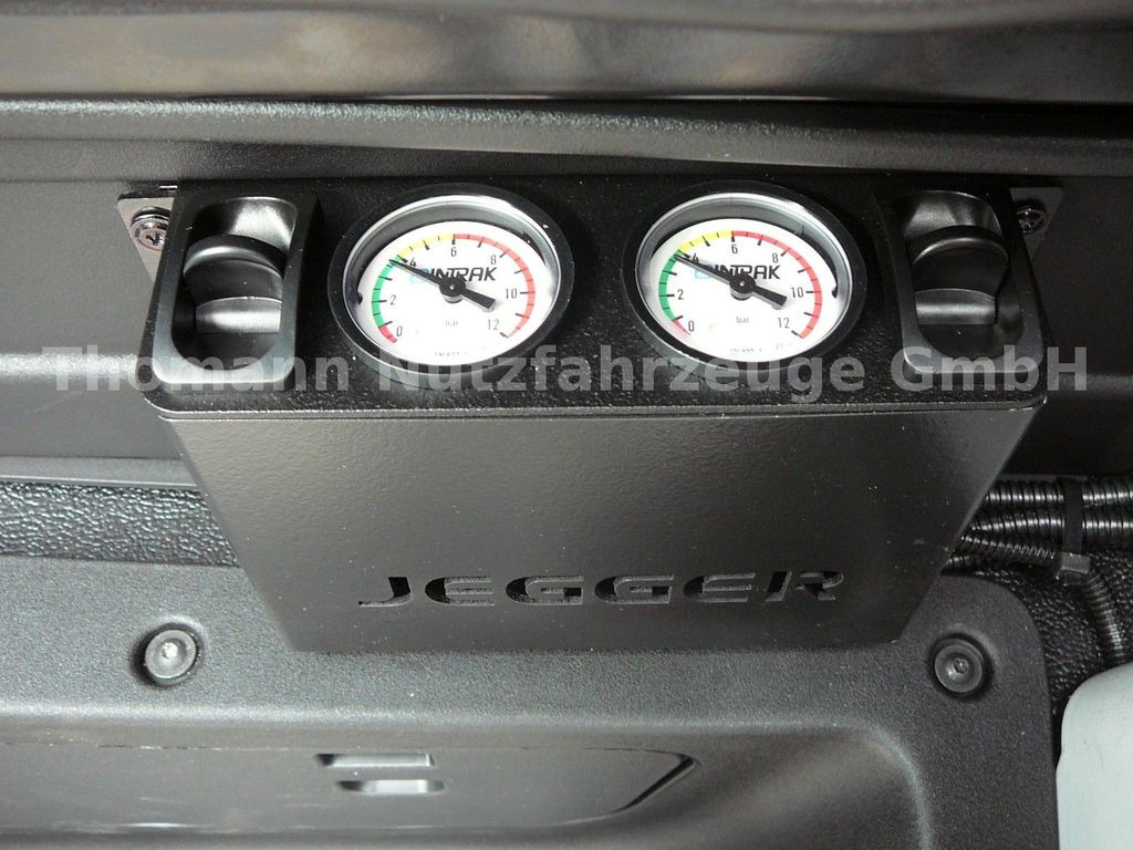 New Tow truck, Commercial truck Iveco Daily 35S18 Autotransporter Klimaaut. Premium: picture 20