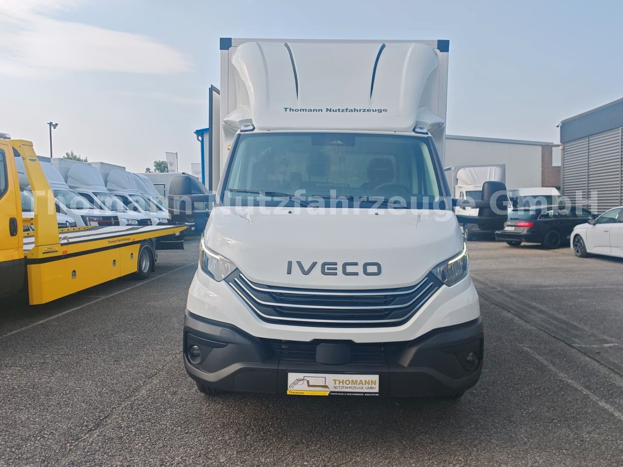 Iveco Daily 35S18 Koffer + LBW Navi/ACC Tempomat - Closed box van: picture 2 Iveco Daily 35S18 Koffer + LBW Navi/ACC Tempomat - Closed box van: picture 2