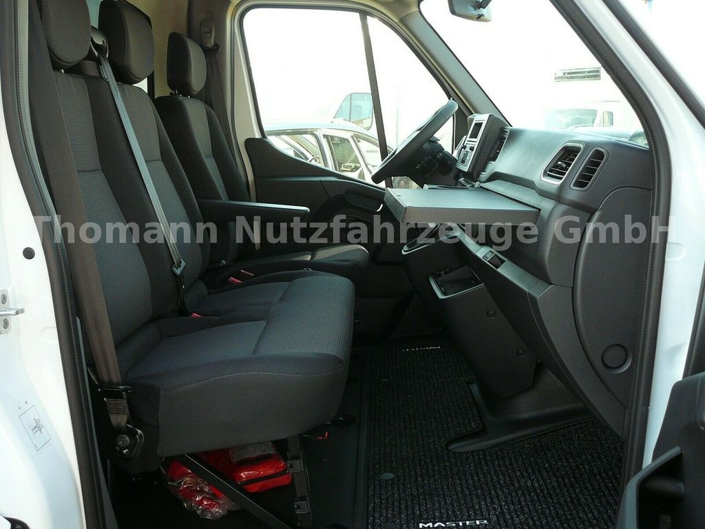 Interior photo 2: New Closed box van Renault Koffer Möbelkoffer Klima Tempomat Renault Koffer Möbelkoffer Klima Tempomat Interior photo 2: New Closed box van Renault Koffer Möbelkoffer Klima Tempomat Renault Koffer Möbelkoffer Klima Tempomat