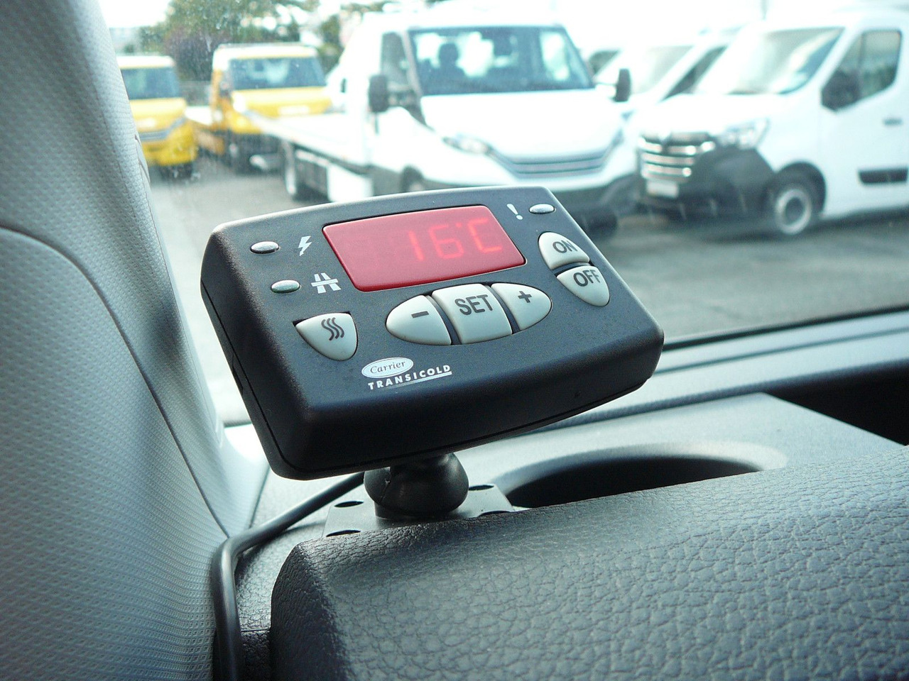 Refrigerated delivery van Volkswagen Crafter 177 PS Kühlkoffer LBW Xarios 300: picture 19 Refrigerated delivery van Volkswagen Crafter 177 PS Kühlkoffer LBW Xarios 300: picture 19