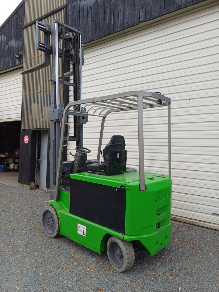 CESAB Compact 300 - Electric forklift: picture 2 CESAB Compact 300 - Electric forklift: picture 2