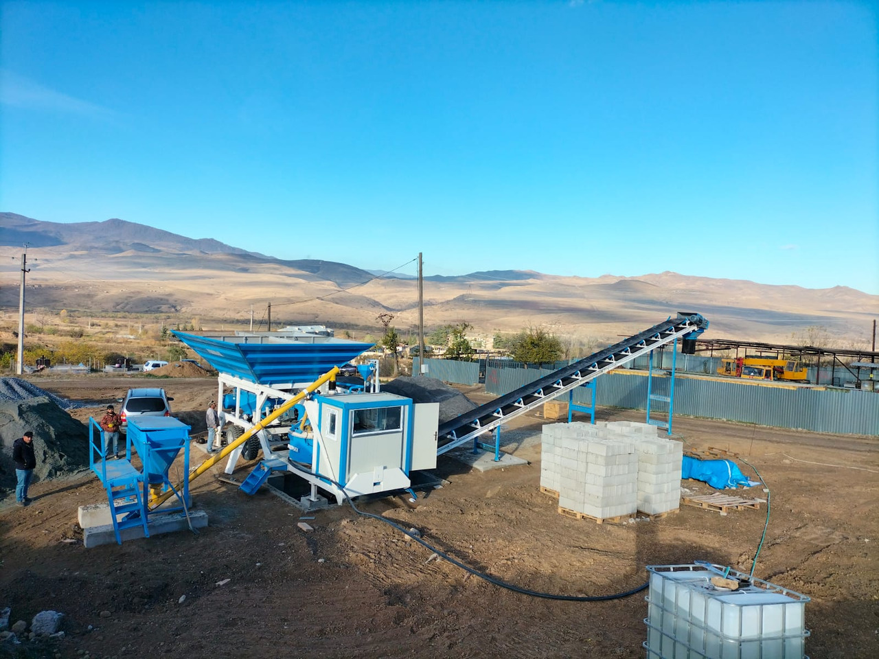 PROMAX MOBILE CONCRETE PLANT M35-PLNT (35M3/H) - Concrete plant: picture 1 PROMAX MOBILE CONCRETE PLANT M35-PLNT (35M3/H) - Concrete plant: picture 1