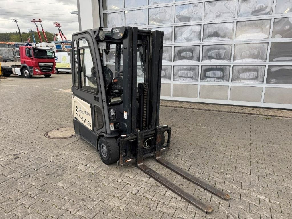 Crown SCT6020-1.3 / Triplex 4,3m / Batterie 06/2020 - Electric forklift: picture 3 Crown SCT6020-1.3 / Triplex 4,3m / Batterie 06/2020 - Electric forklift: picture 3