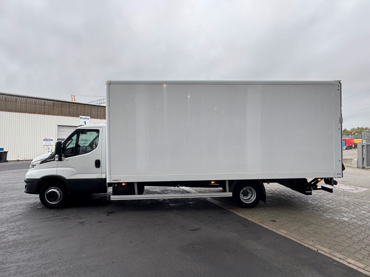 Iveco Daily 70C18 A8 *Koffer*LBW*Automatik* - Closed box van: picture 5 Iveco Daily 70C18 A8 *Koffer*LBW*Automatik* - Closed box van: picture 5