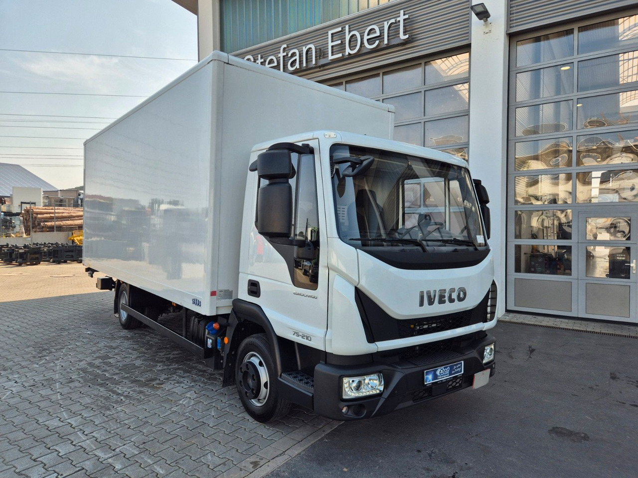 Iveco Eurocargo ML75E21/P LBW 3 Sitze Klima ACC 4 St. - Closed box van: picture 2 Iveco Eurocargo ML75E21/P LBW 3 Sitze Klima ACC 4 St. - Closed box van: picture 2