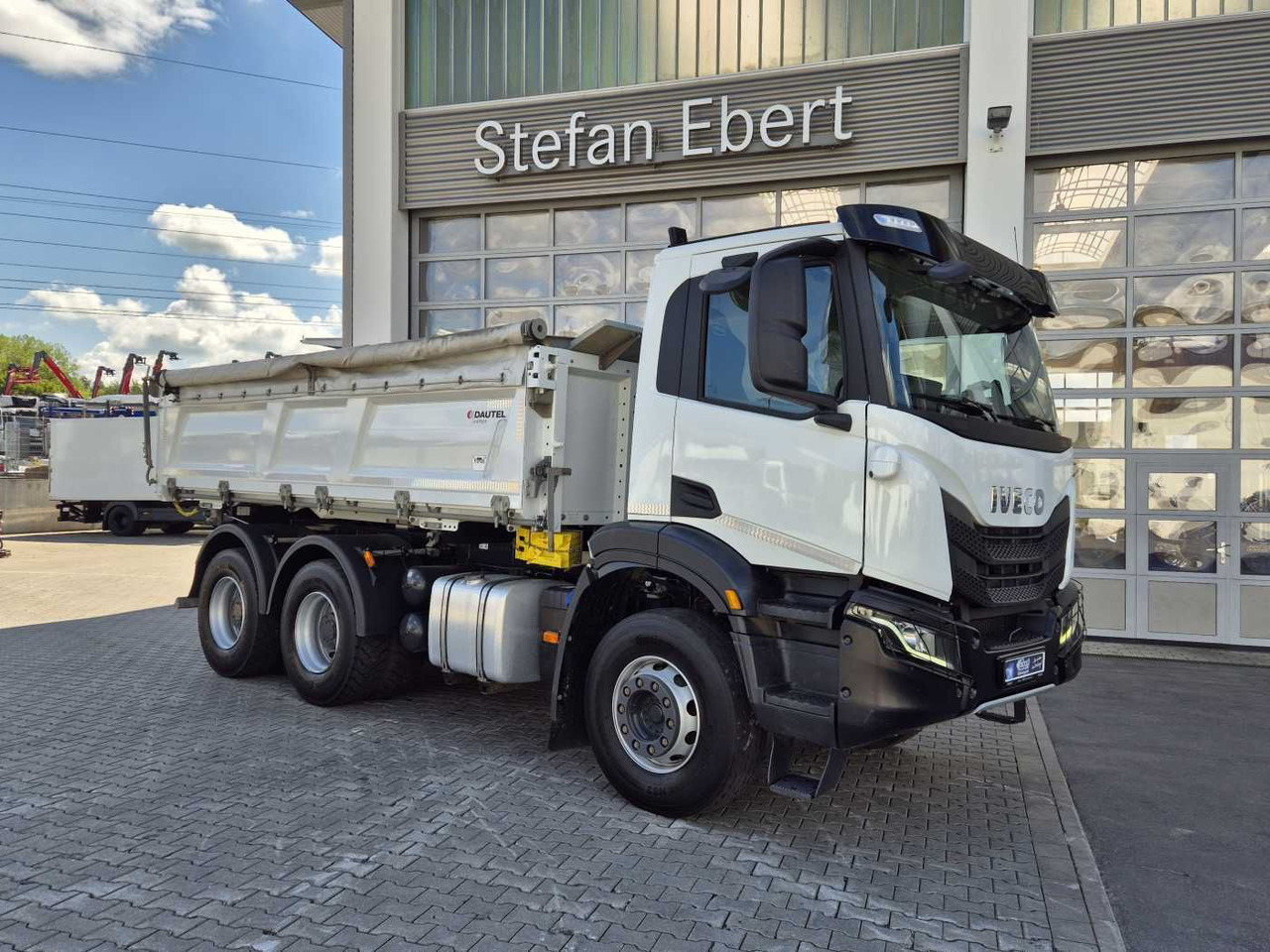 Iveco X-Way AD300X48Z HR 6x4 Intarder Bordmatic Kamera - Tipper: picture 3 Iveco X-Way AD300X48Z HR 6x4 Intarder Bordmatic Kamera - Tipper: picture 3