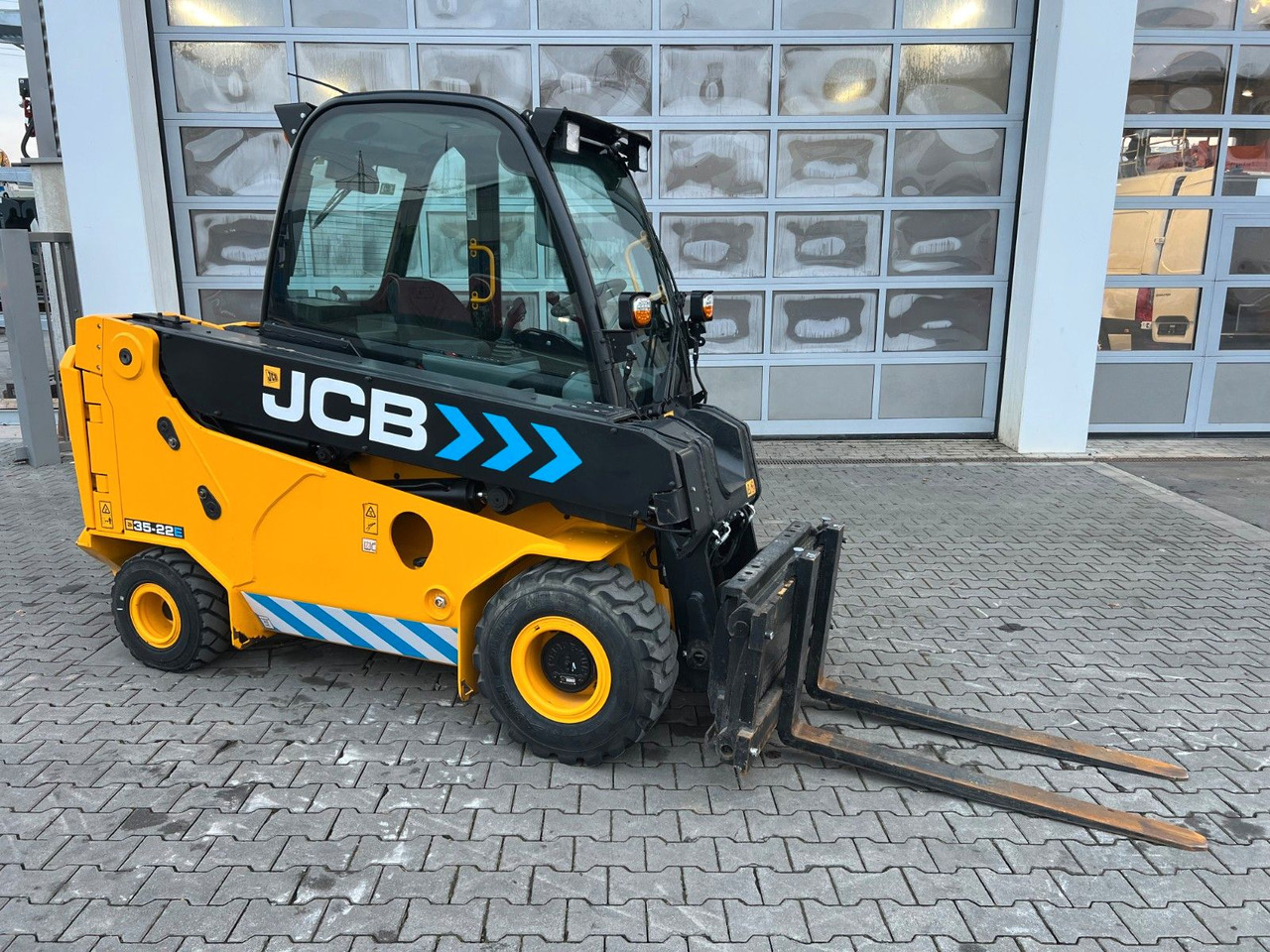 JCB TLT 35-22E Teletruck / nur 131h! / 2022 / SS - Telescopic handler: picture 2 JCB TLT 35-22E Teletruck / nur 131h! / 2022 / SS - Telescopic handler: picture 2