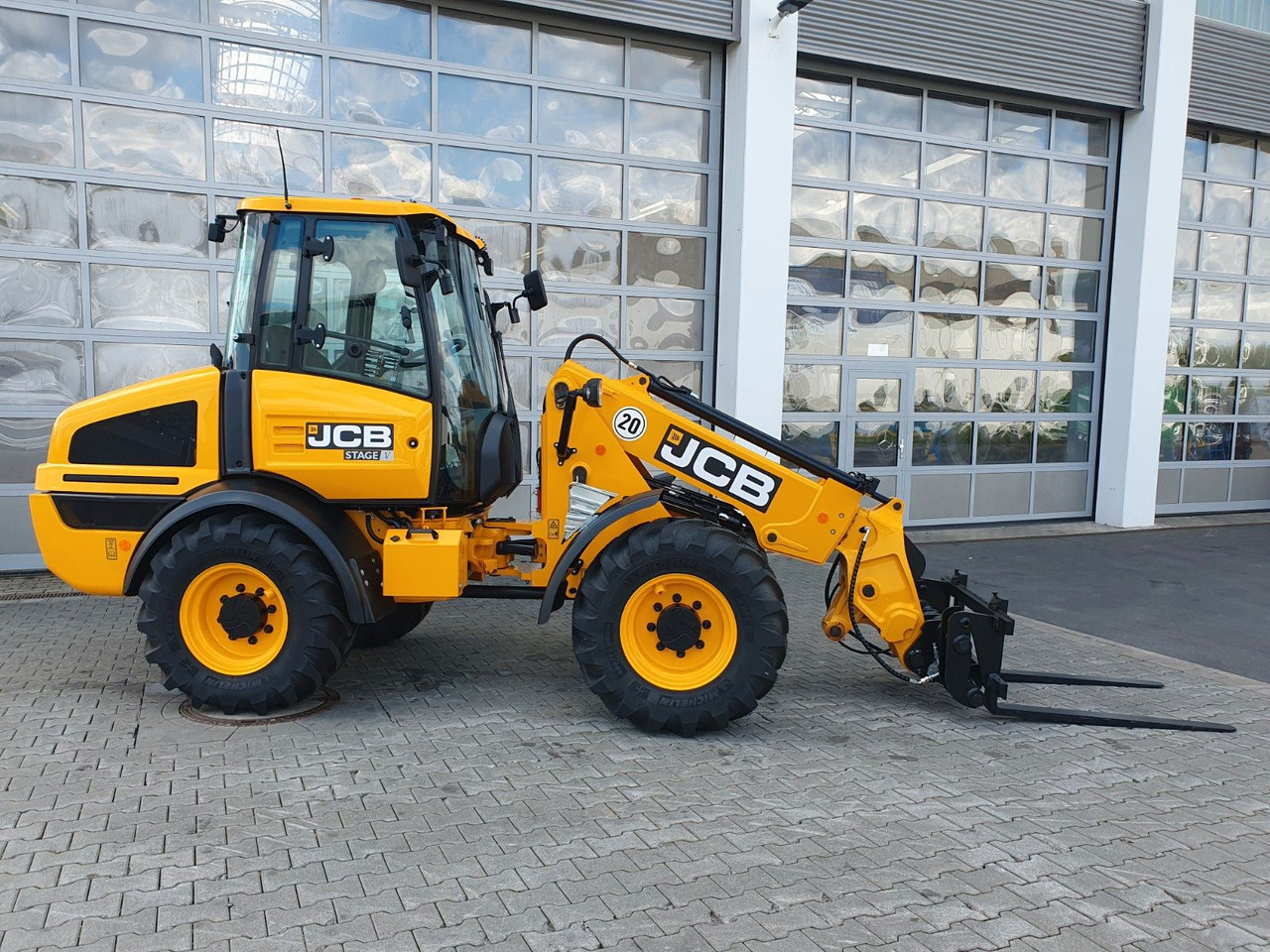 JCB TM 220 SV C / Neufahrzeug / Teleskop / Gabel - Wheel loader: picture 3 JCB TM 220 SV C / Neufahrzeug / Teleskop / Gabel - Wheel loader: picture 3