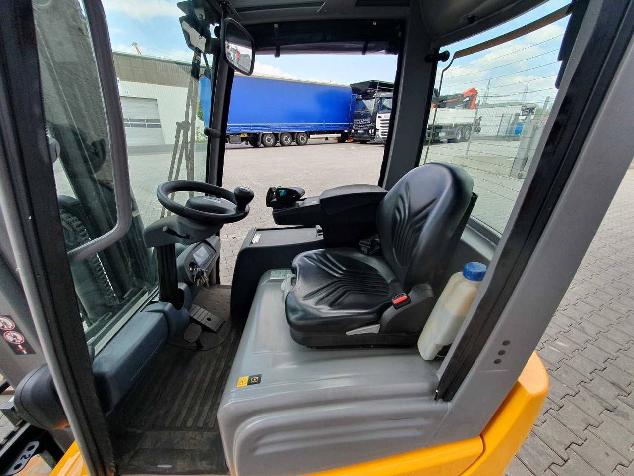 Electric forklift Jungheinrich EFG 215 / Triplex: 4.25m! / SS / nur 1.368h!: picture 12 Electric forklift Jungheinrich EFG 215 / Triplex: 4.25m! / SS / nur 1.368h!: picture 12