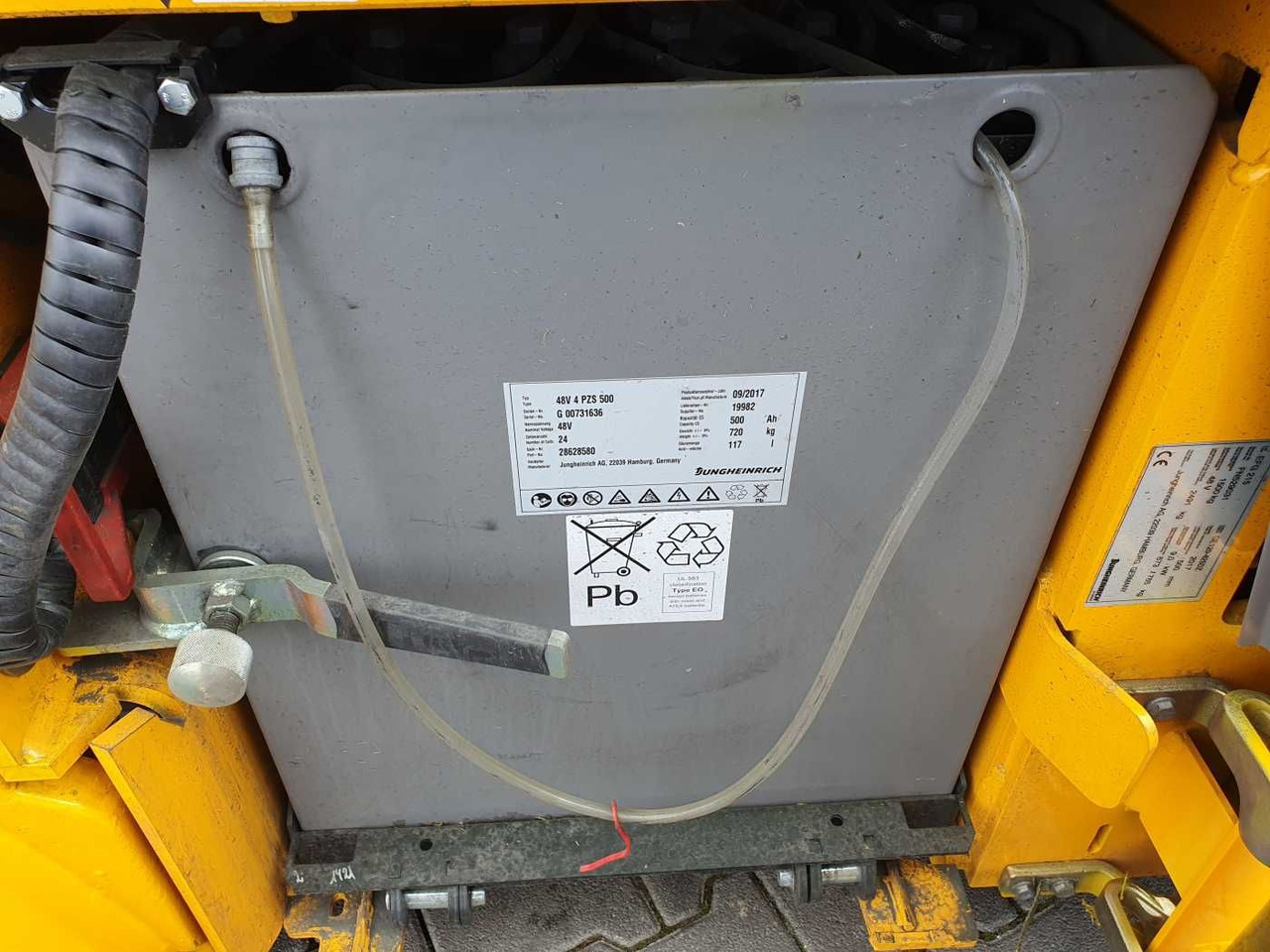 Electric forklift Jungheinrich EFG 215 / Triplex: 4.25m! / SS / nur 1.368h!: picture 11 Electric forklift Jungheinrich EFG 215 / Triplex: 4.25m! / SS / nur 1.368h!: picture 11