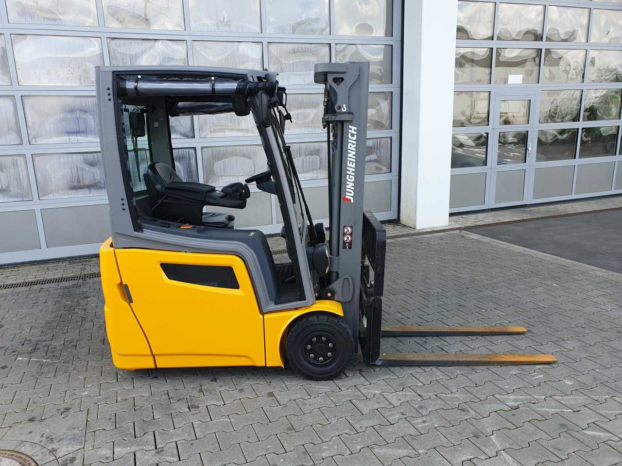 Jungheinrich EFG 215 / Triplex: 4.25m! / SS / nur 2.184h! - Electric forklift: picture 3 Jungheinrich EFG 215 / Triplex: 4.25m! / SS / nur 2.184h! - Electric forklift: picture 3
