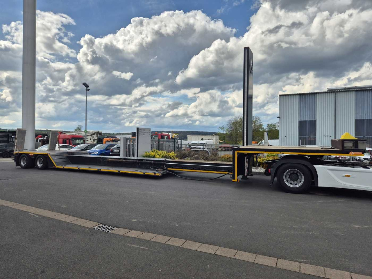 Low loader semi-trailer LinTrailers S2A 14 LSDN Teleskopierbar BPW-Achsen 57.000km: picture 6