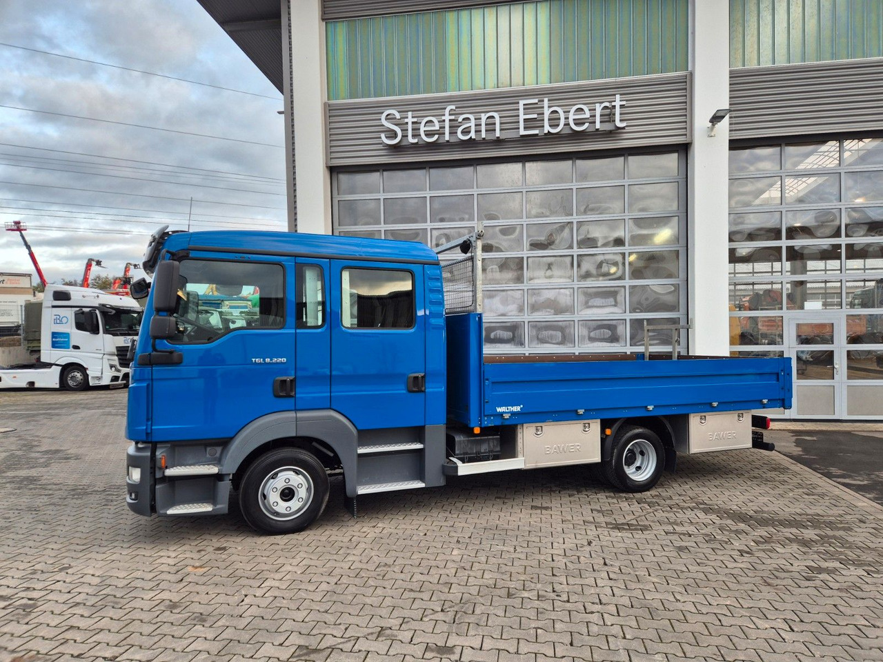 MAN TGL 8.220 4x2 BL Doka 7 Sitze AHK Klima Standh. - Open body delivery van, Combi van: picture 5 MAN TGL 8.220 4x2 BL Doka 7 Sitze AHK Klima Standh. - Open body delivery van, Combi van: picture 5