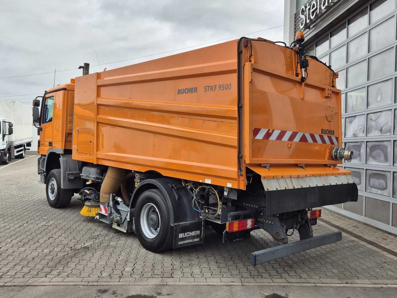 Mercedes-Benz Actros 2032 A 4x4 Bucher STKF 9500 Airport 30x leasing Mercedes-Benz Actros 2032 A 4x4 Bucher STKF 9500 Airport 30x: picture 15