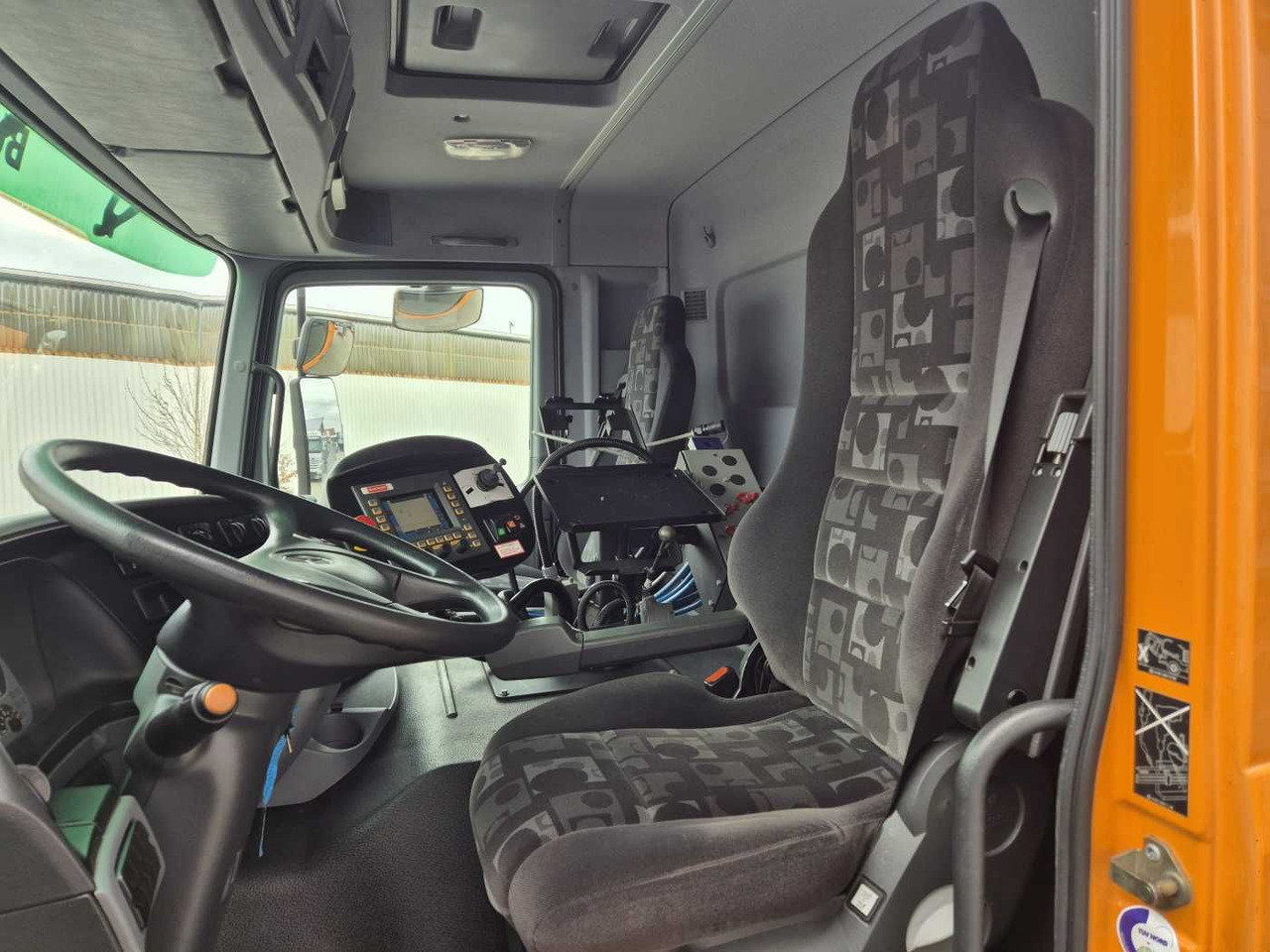 Mercedes-Benz Actros 2032 A 4x4 Bucher STKF 9500 Airport 30x leasing Mercedes-Benz Actros 2032 A 4x4 Bucher STKF 9500 Airport 30x: picture 10