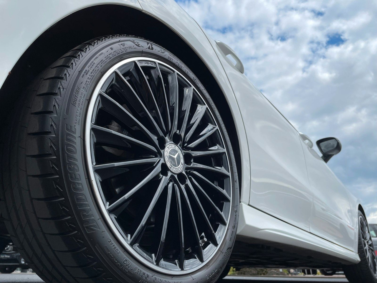 Mercedes-Benz CLA 200 AMG Pano+R-Kamera+19"+TOTW+DISTR+MULITBE - Coupe: picture 5 Mercedes-Benz CLA 200 AMG Pano+R-Kamera+19"+TOTW+DISTR+MULITBE - Coupe: picture 5