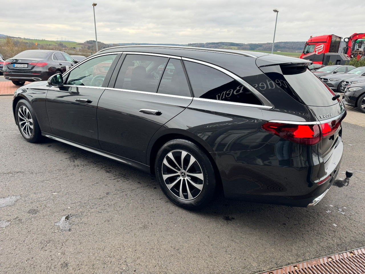 Mercedes-Benz E 220d T Avantgarde+Distr+Digital+AHK+360 - Station wagon: picture 4 Mercedes-Benz E 220d T Avantgarde+Distr+Digital+AHK+360 - Station wagon: picture 4