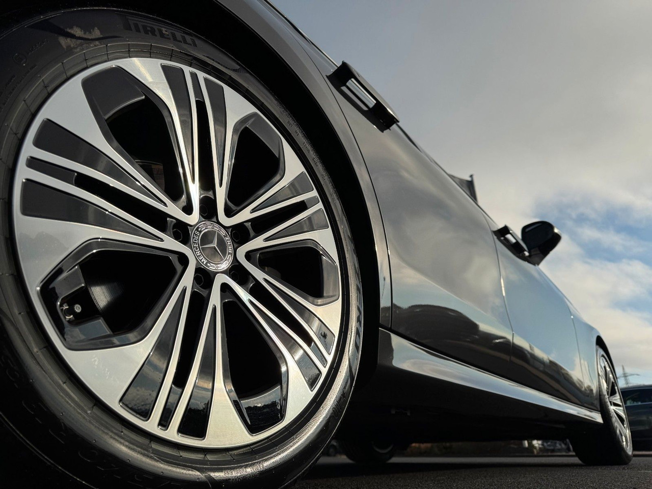 Mercedes-Benz E 220d T Avantgarde+Pano+DistrPro+AHK+RFK+MBUX - Station wagon: picture 5 Mercedes-Benz E 220d T Avantgarde+Pano+DistrPro+AHK+RFK+MBUX - Station wagon: picture 5