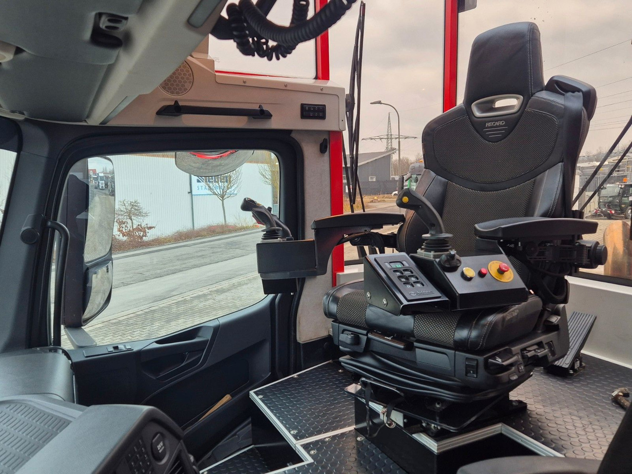 Logging truck, Crane truck Mercedes-Benz TUROX 8x8 Eschlböck Biber 92 Holzhacker / 1.512h: picture 19 Logging truck, Crane truck Mercedes-Benz TUROX 8x8 Eschlböck Biber 92 Holzhacker / 1.512h: picture 19