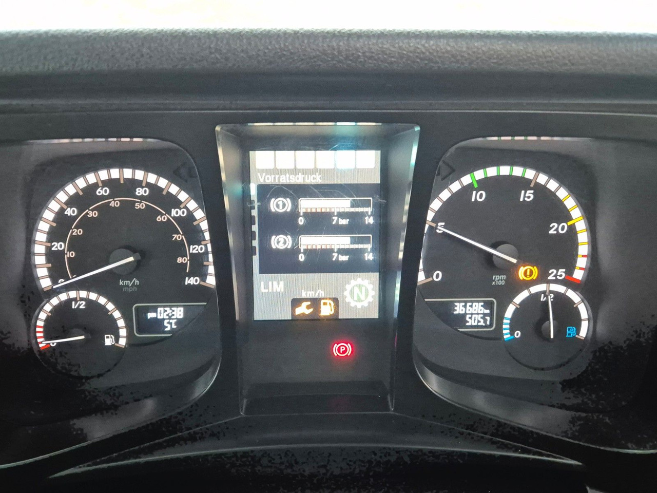 Logging truck, Crane truck Mercedes-Benz TUROX 8x8 Eschlböck Biber 92 Holzhacker / 1.512h: picture 28 Logging truck, Crane truck Mercedes-Benz TUROX 8x8 Eschlböck Biber 92 Holzhacker / 1.512h: picture 28