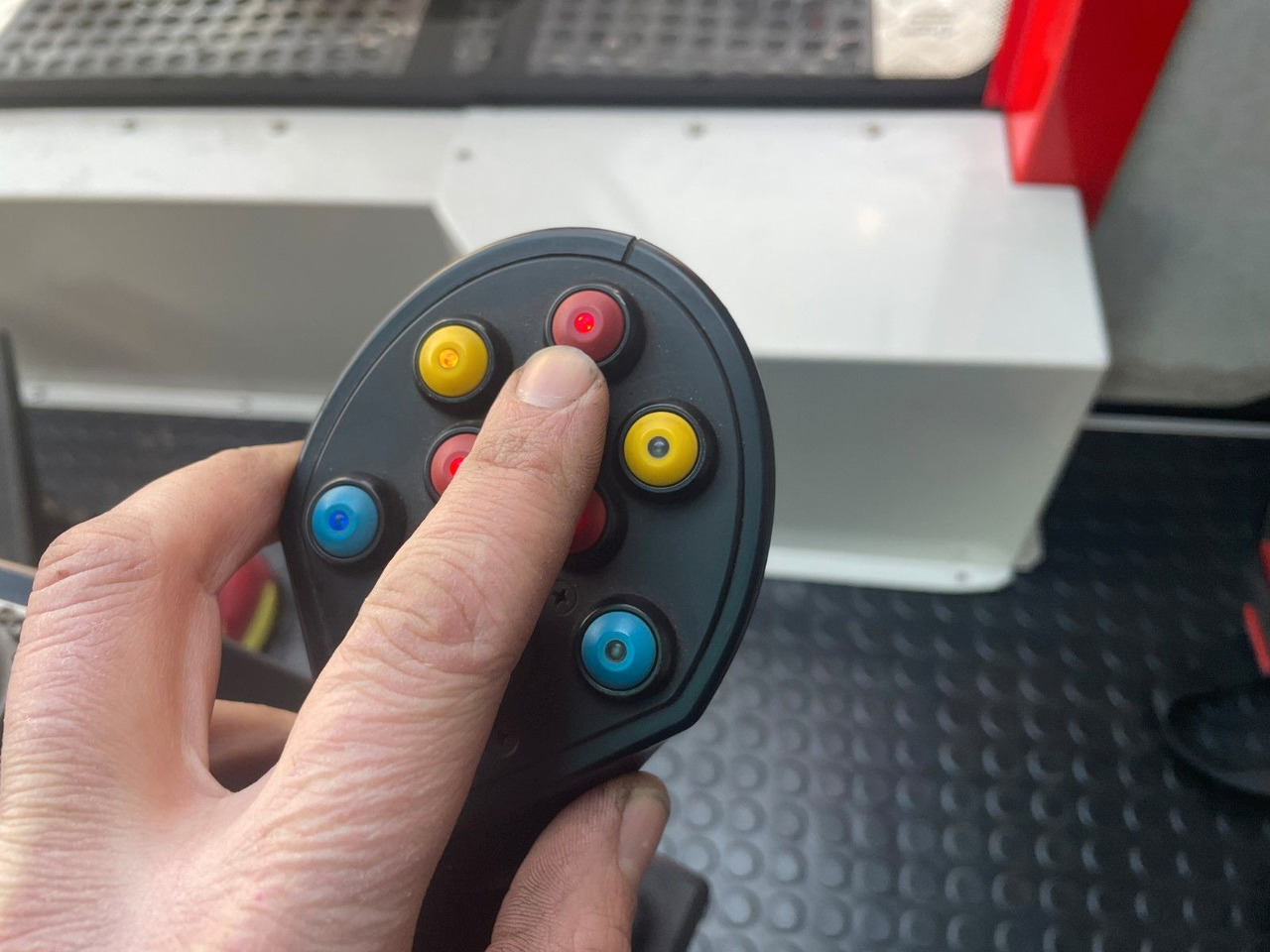 Logging truck, Crane truck Mercedes-Benz TUROX 8x8 Eschlböck Biber 92 Holzhacker / 1.512h: picture 21 Logging truck, Crane truck Mercedes-Benz TUROX 8x8 Eschlböck Biber 92 Holzhacker / 1.512h: picture 21