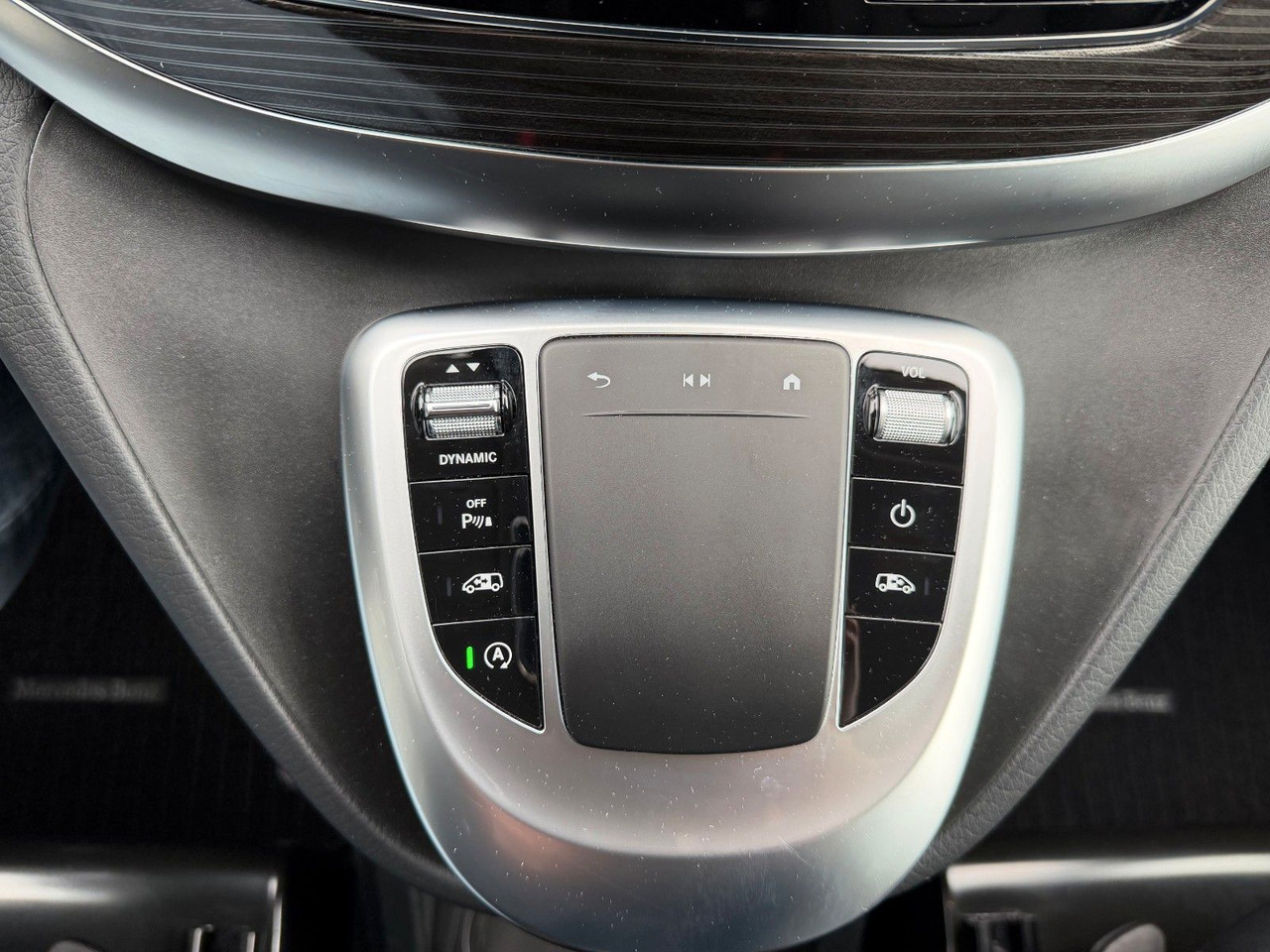 Passenger van Mercedes-Benz V 250 AVANTGARDE ED AHK Tisch 6Sitze: picture 17 Passenger van Mercedes-Benz V 250 AVANTGARDE ED AHK Tisch 6Sitze: picture 17