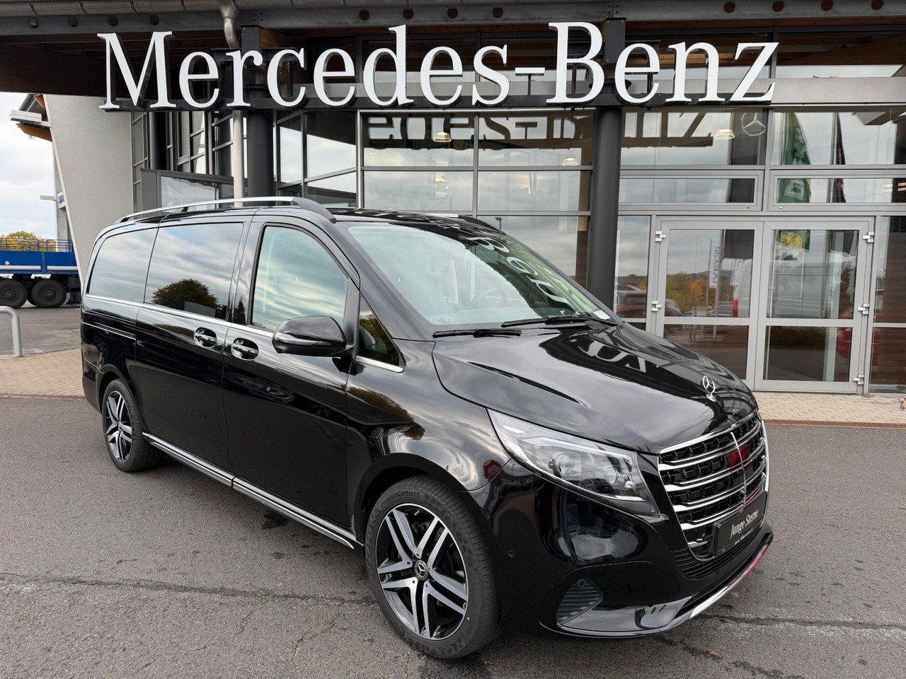 Mercedes-Benz V 300 d 4MATIC EXCLUSIVE Luxus-Sitze AHK2,5to - Station wagon: picture 1 Mercedes-Benz V 300 d 4MATIC EXCLUSIVE Luxus-Sitze AHK2,5to - Station wagon: picture 1