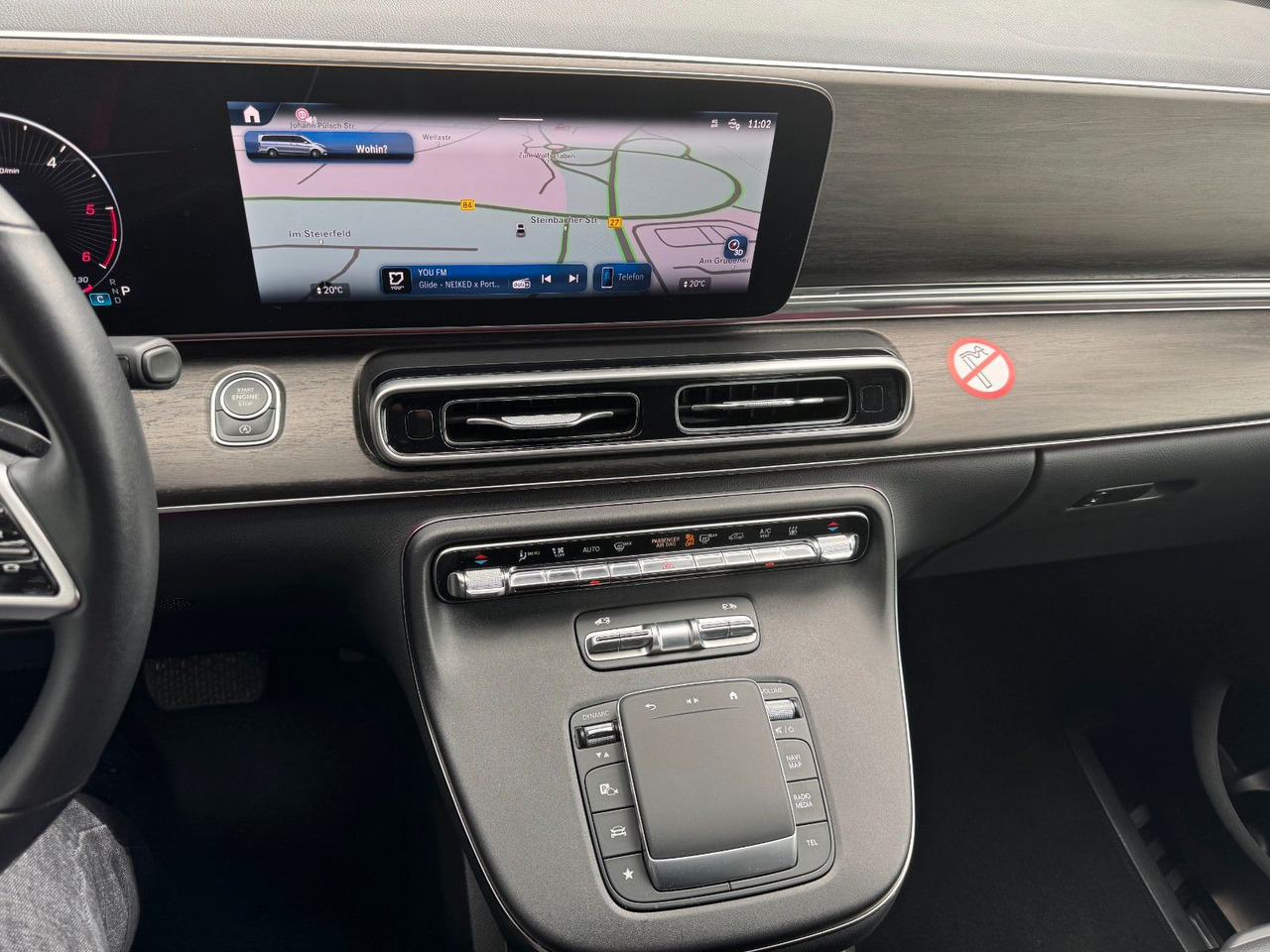 Passenger van Mercedes-Benz V 300 d AVANTGARDE Extralang 360Kamera Standheiz: picture 12