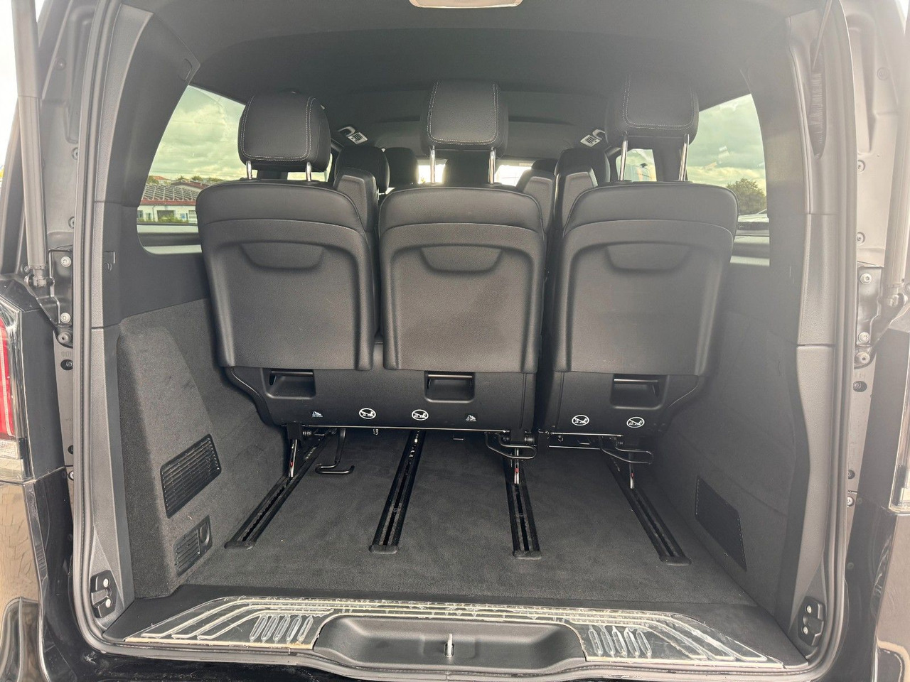 Passenger van Mercedes-Benz V 300 d AVANTGARDE Extralang 360Kamera Standheiz: picture 6
