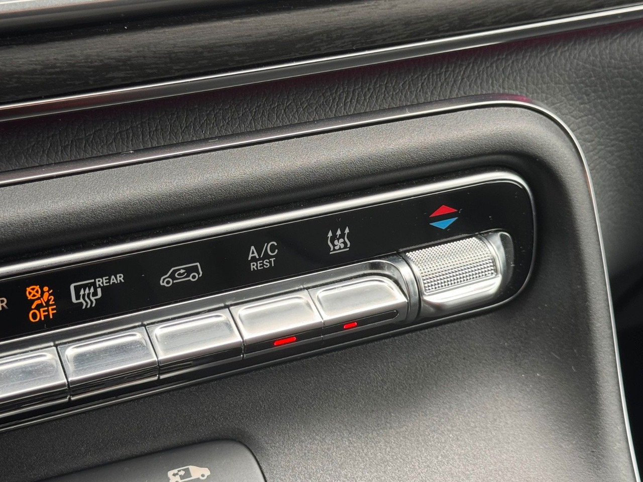 Passenger van Mercedes-Benz V 300 d AVANTGARDE Extralang 360Kamera Standheiz: picture 15