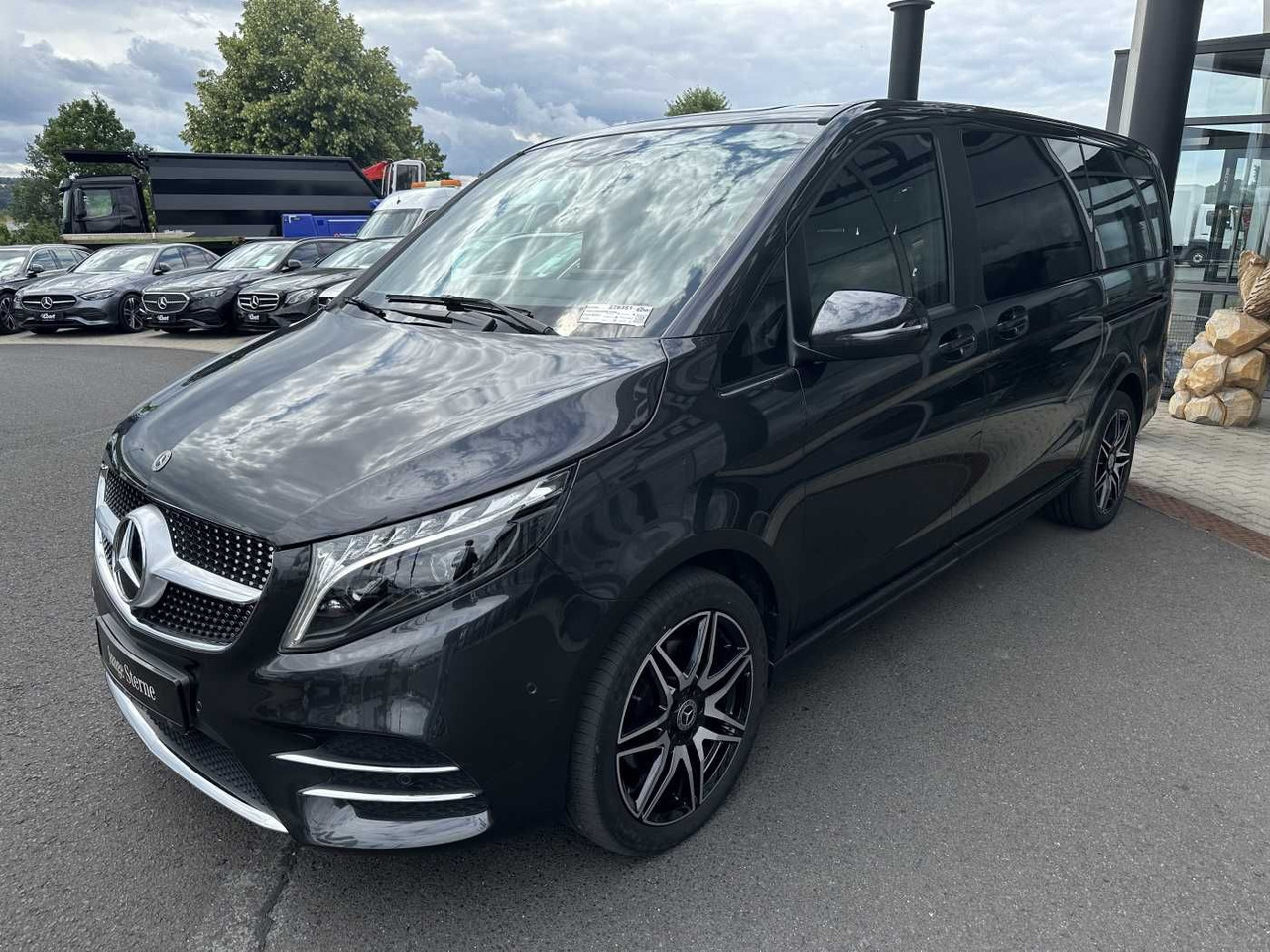 Mercedes-Benz V 300 d EDITION AMG AHK Tisch Leder ILS 7Sitze - Car: picture 3 Mercedes-Benz V 300 d EDITION AMG AHK Tisch Leder ILS 7Sitze - Car: picture 3