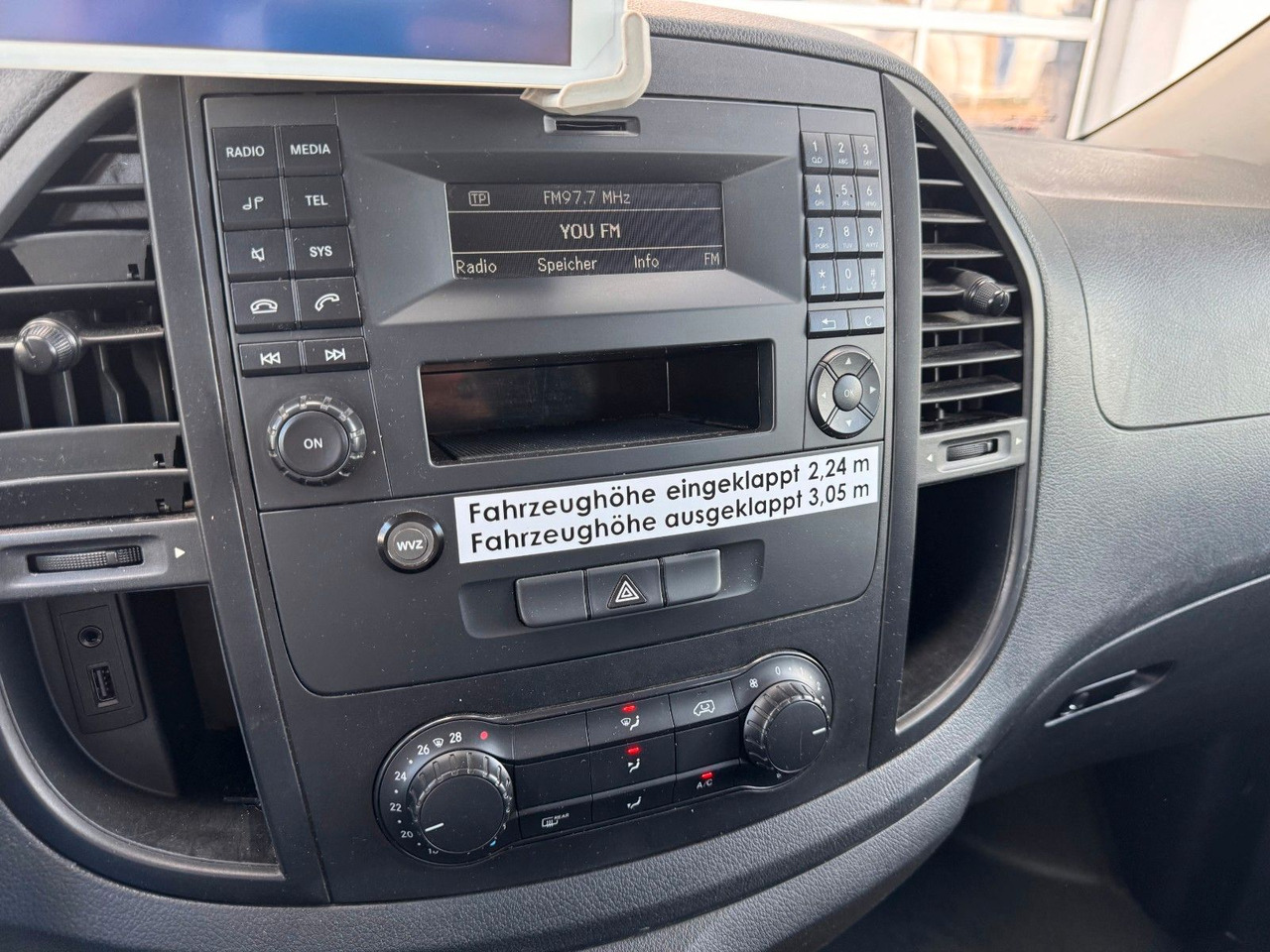 Passenger van Mercedes-Benz Vito 111 CDI Tourer Begleitfahrzeug BF3+ / WVZ: picture 15