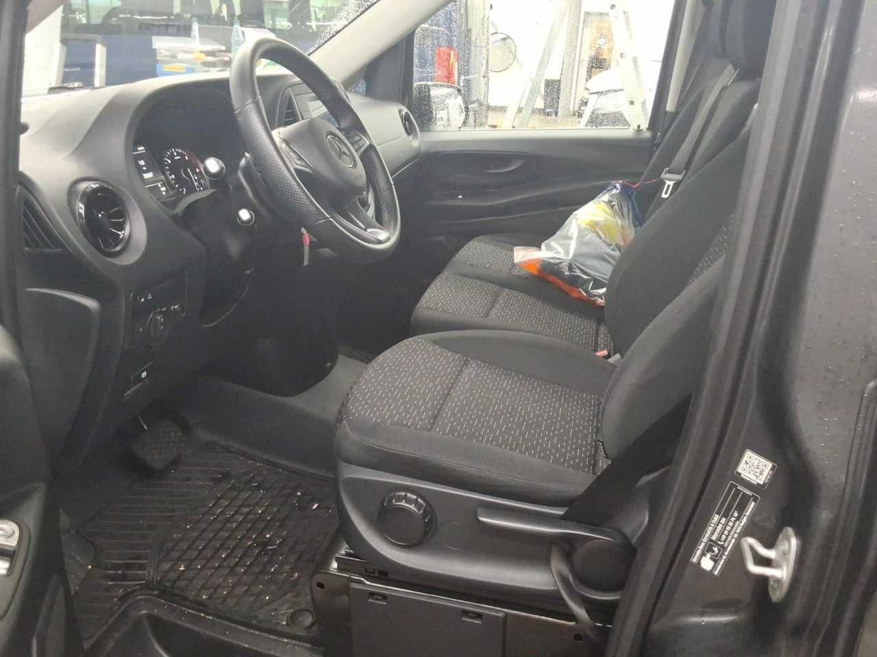 Mercedes-Benz Vito 116 CDI Tourer 2xKlima AHK Kamera Audio40 - Car: picture 5 Mercedes-Benz Vito 116 CDI Tourer 2xKlima AHK Kamera Audio40 - Car: picture 5