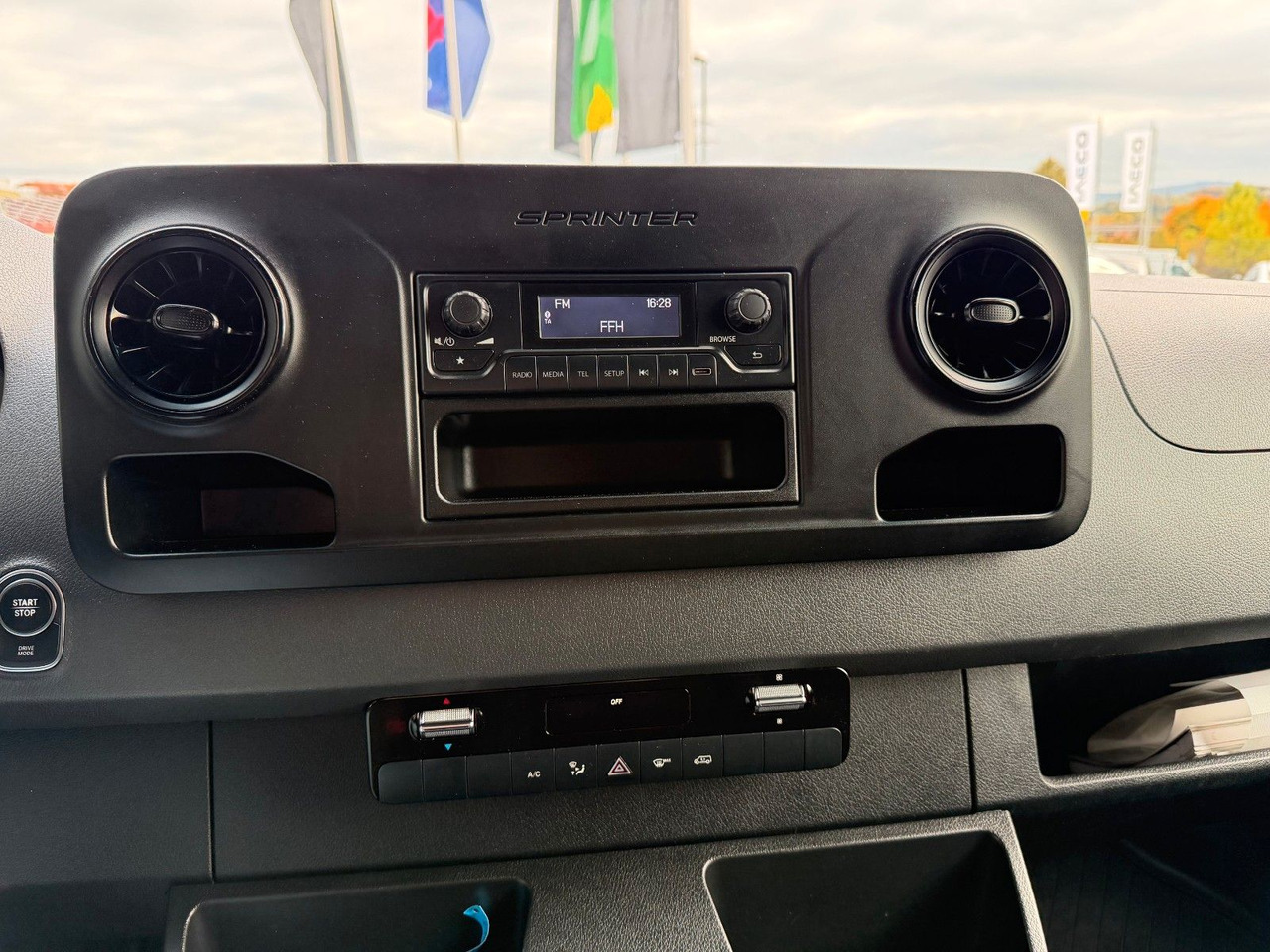 Panel van, Electric van Mercedes-Benz eSprinter 312 Klima SHZ Kamera: picture 14