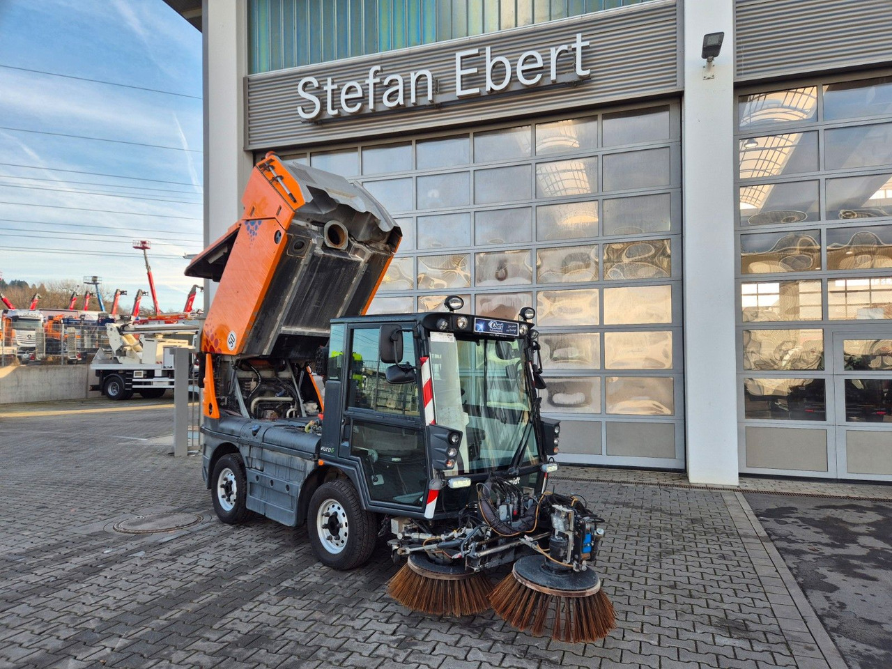 Schmidt Swingo Compact 200+ Winterdienst Klima - Road sweeper: picture 2 Schmidt Swingo Compact 200+ Winterdienst Klima - Road sweeper: picture 2