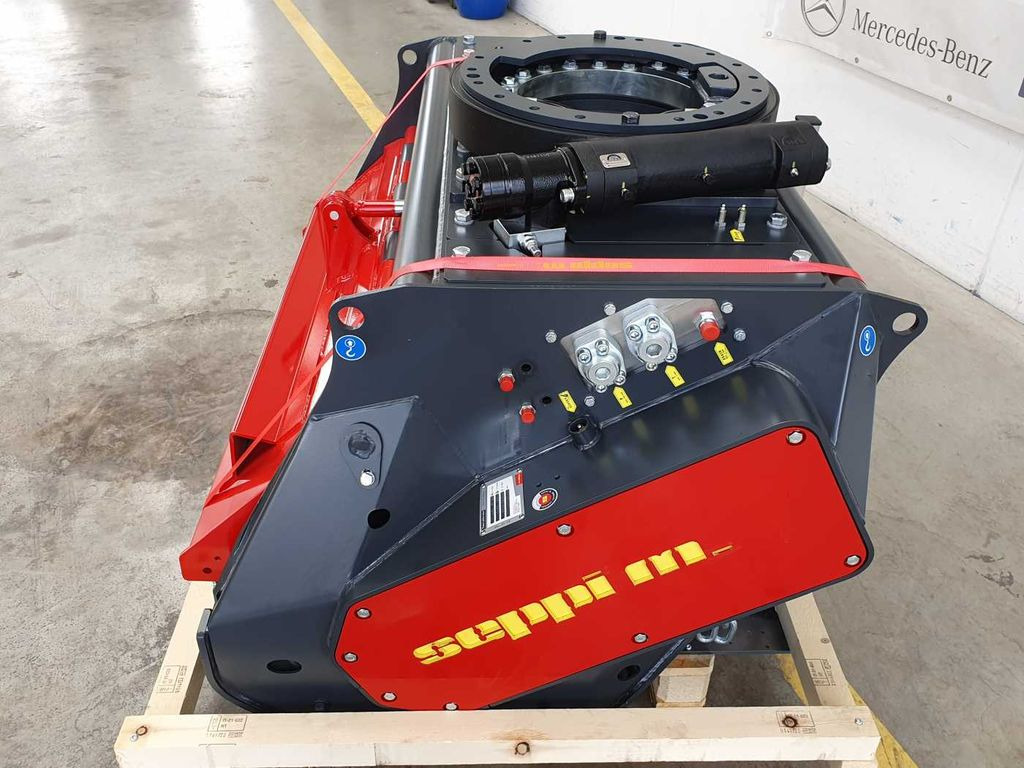 Seppi M. BMS 125 / 13-30t Forstmulcher Drehmotor - Forestry mulcher: picture 4 Seppi M. BMS 125 / 13-30t Forstmulcher Drehmotor - Forestry mulcher: picture 4