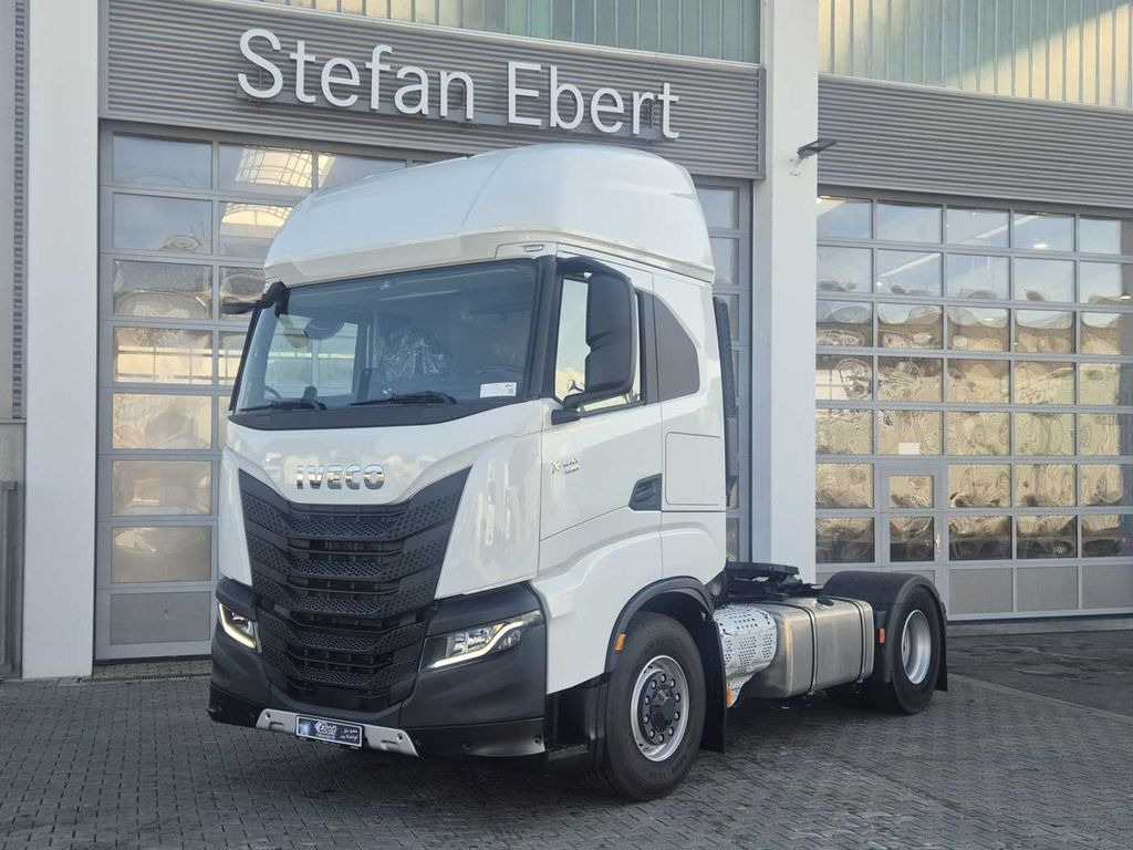 Iveco AS440X49T/P ON 4x4 HI-TRACTION Intarder 2x Bett - Tractor truck: picture 2 Iveco AS440X49T/P ON 4x4 HI-TRACTION Intarder 2x Bett - Tractor truck: picture 2
