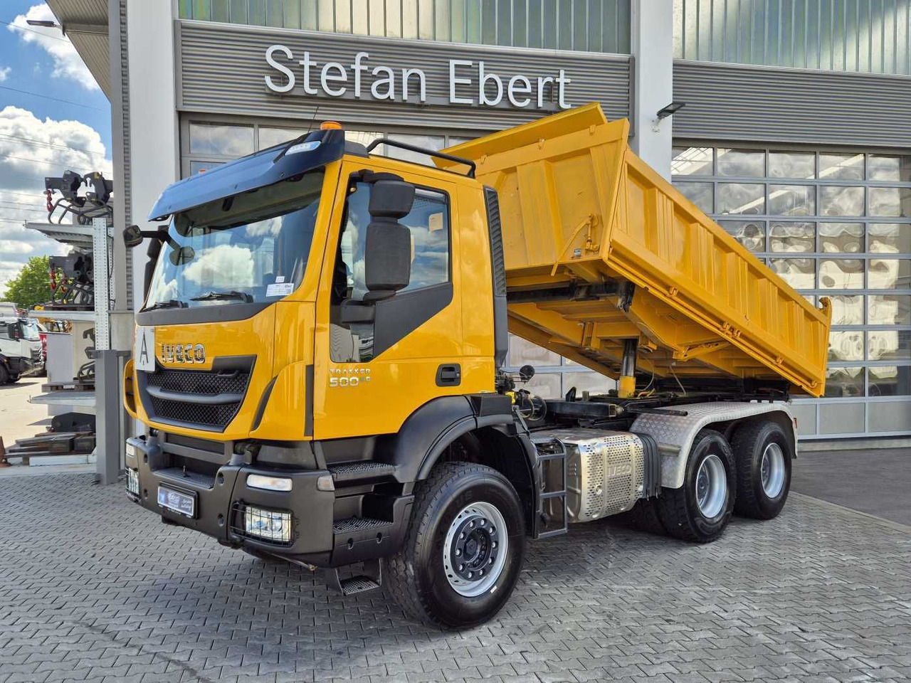 Iveco Trakker AD380T50 6x4 Kipper/SZM Wechselsystem - Tractor truck: picture 1 Iveco Trakker AD380T50 6x4 Kipper/SZM Wechselsystem - Tractor truck: picture 1
