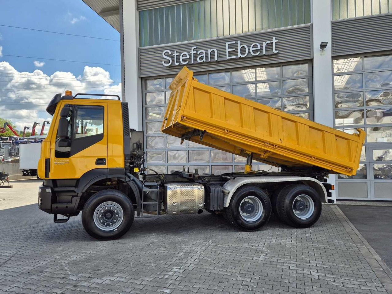 Iveco Trakker AD380T50 6x4 Kipper/SZM Wechselsystem - Tractor truck: picture 4 Iveco Trakker AD380T50 6x4 Kipper/SZM Wechselsystem - Tractor truck: picture 4