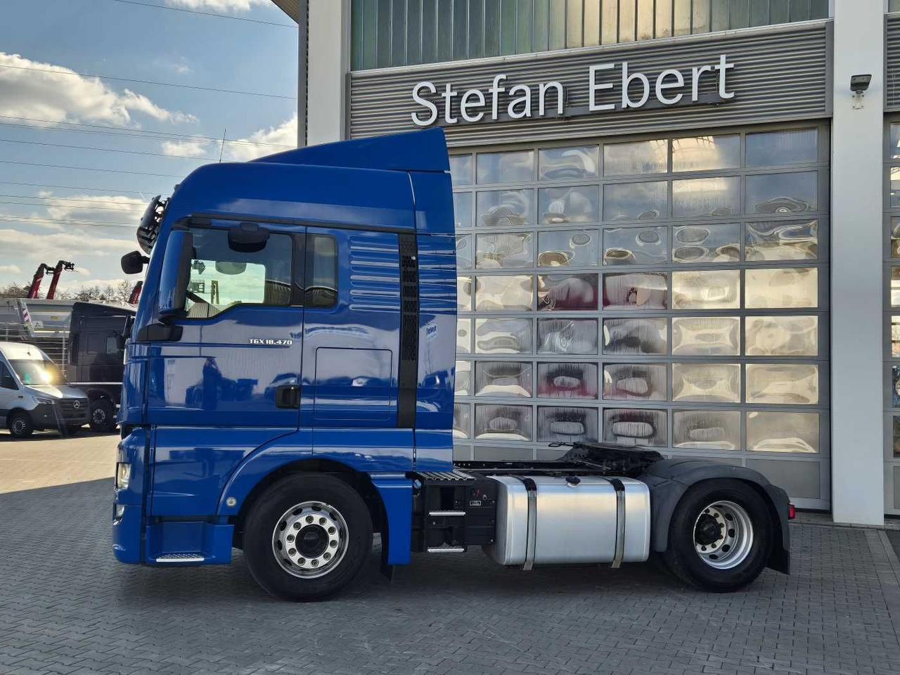 MAN TGX 18.470 4x2 LLS Fahrschule 5 Sitze Intarder - Tractor truck: picture 5 MAN TGX 18.470 4x2 LLS Fahrschule 5 Sitze Intarder - Tractor truck: picture 5
